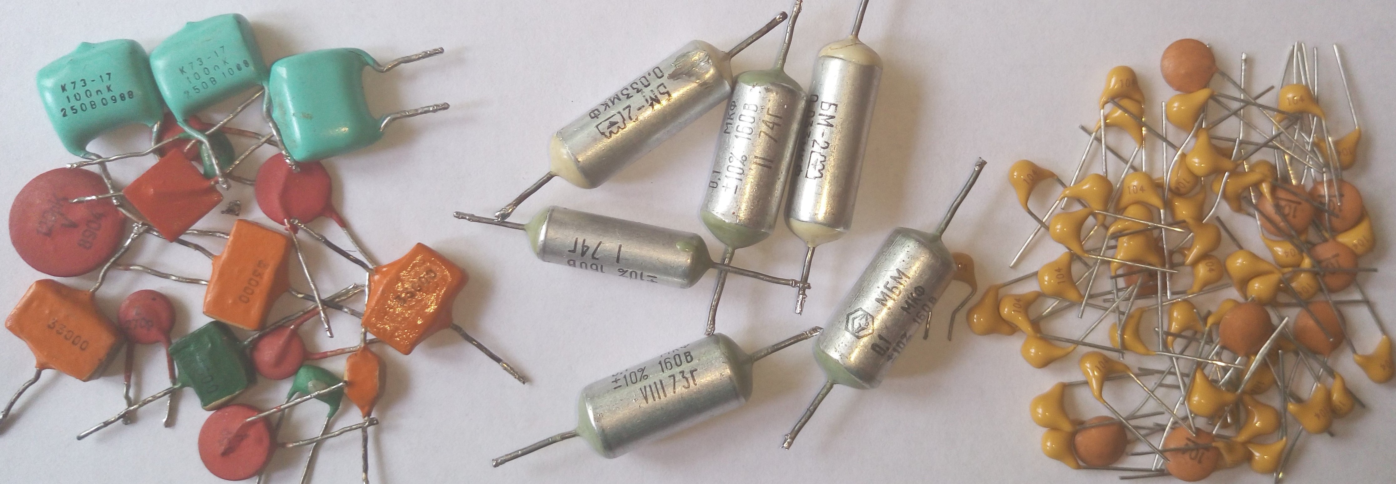 Конденсатор фото. Электролитический конденсатор постоянной емкости (capacitor 200uf300v ). B41694s5228 конденсатор аналог. Советские постоянные конденсаторы вид. Конденсатор постоянной емкости СССР.